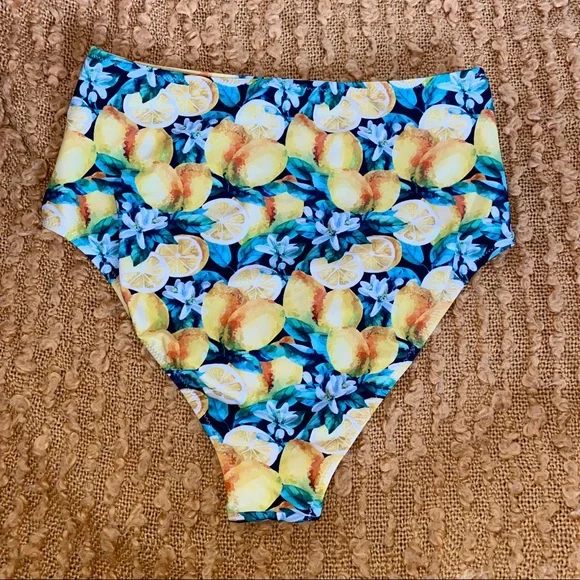 Lemon pattern high waisted shirred bikini bottoms - Picture 2 of 5
